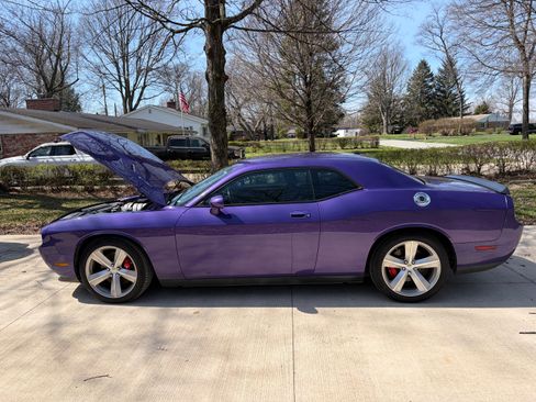 Used 2010 Dodge Challenger SRT8 w/ SRT Option Group II image 11