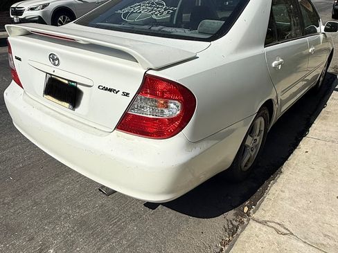 Used 2004 Toyota Camry SE FWD image 6