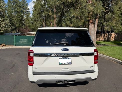 Used 2021 Ford Expedition XLT AWD/4WD image 4