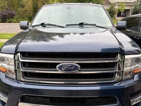 Used 2015 Ford Expedition Max Limited AWD/4WD image 2