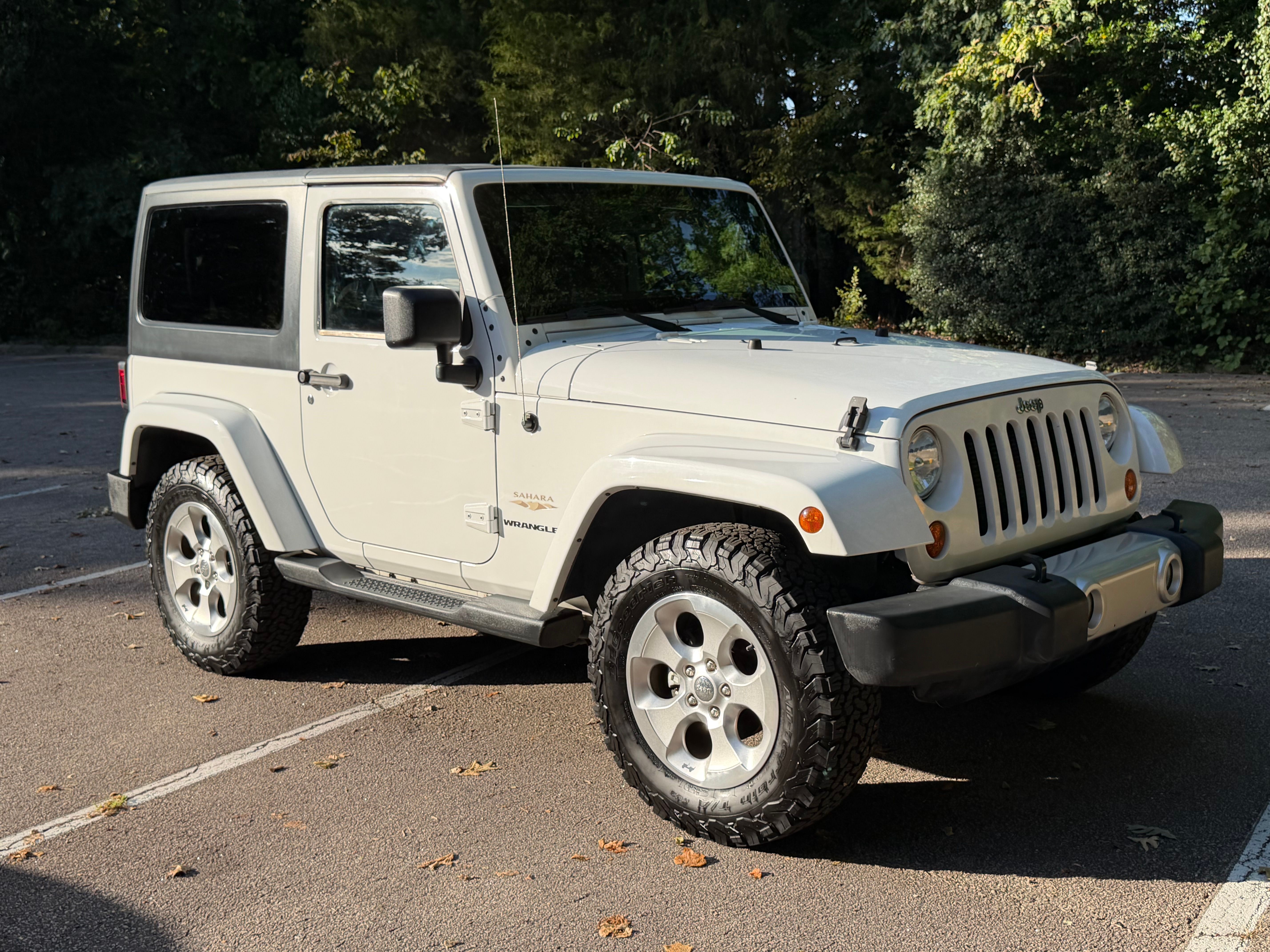 Used 2013 Jeep Wrangler Sahara w/ Connectivity Group AWD/4WD image 14