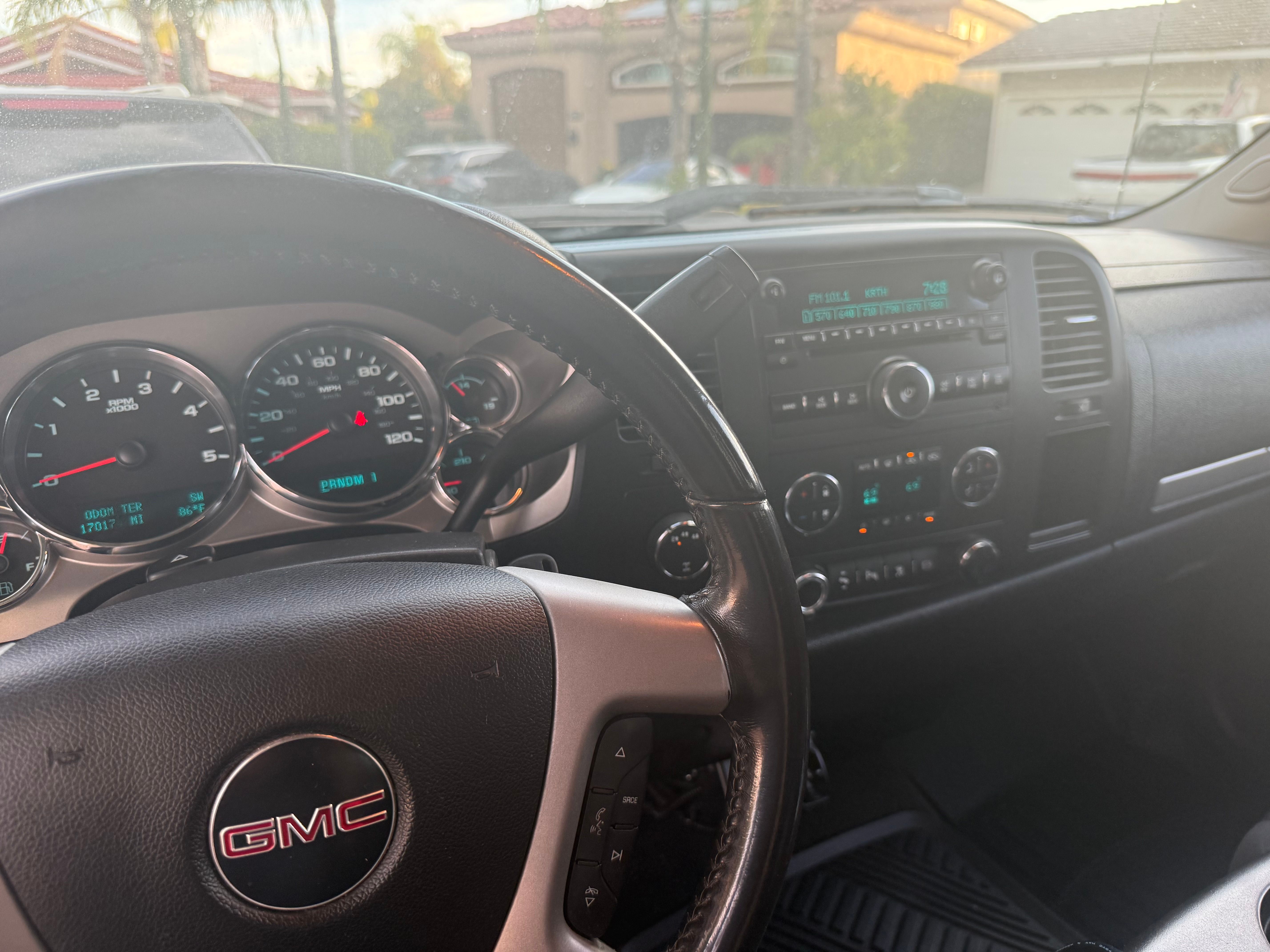 Used 2011 GMC Sierra 2500 SLE w/ SLE Preferred Package AWD/4WD image 11