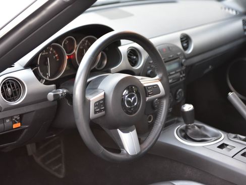 Used 2008 MAZDA MX-5 Miata Grand Touring w/ Premium Pkg image 16