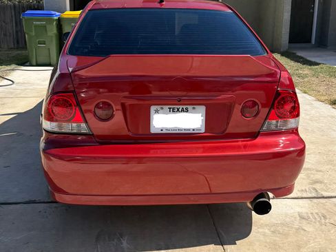 Used 2001 Lexus IS 300 image 4