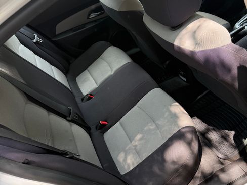 Used 2015 Chevrolet Cruze LS image 5