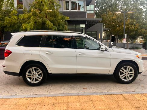Used 2015 Mercedes-Benz GL 450 4MATIC image 27