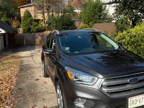 Used 2017 Ford Escape Titanium w/ Equipment Group 301A image 4