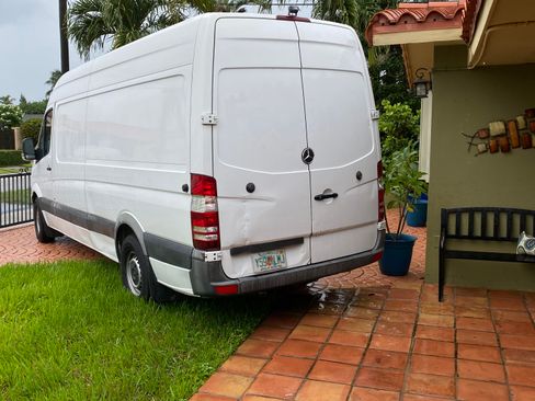 Used 2012 Mercedes-Benz Sprinter 2500 image 6