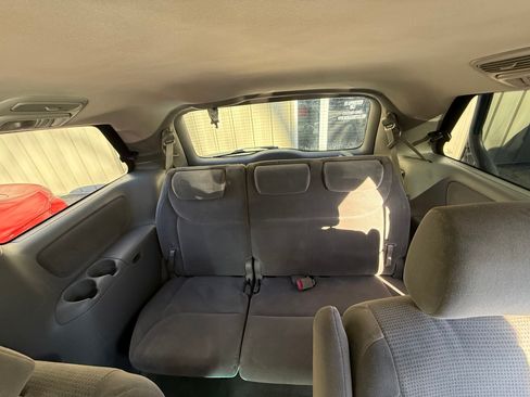 Used 2005 Toyota Sienna LE image 5