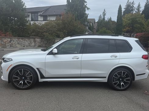 Used 2019 BMW X7 xDrive50i w/ M Sport Package image 4
