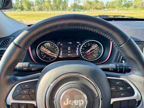 Used 2019 Jeep Compass Trailhawk AWD/4WD image 12