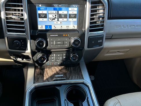 Used 2017 Ford F550 4x4 Crew Cab Super Duty image 15
