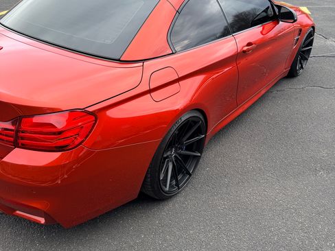 Used 2015 BMW M4 Convertible image 11