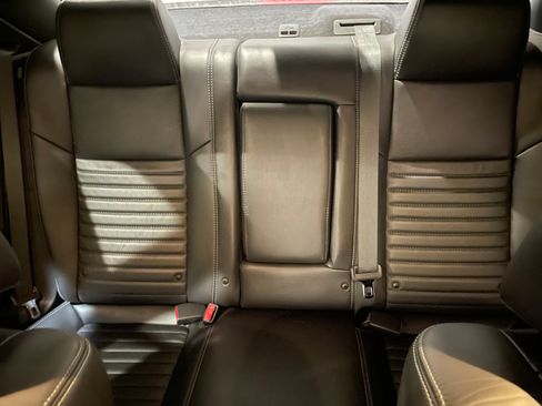 Used 2013 Dodge Challenger SXT image 4