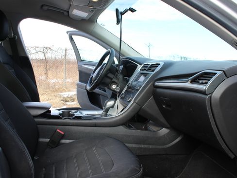 Used 2014 Ford Fusion SE image 20