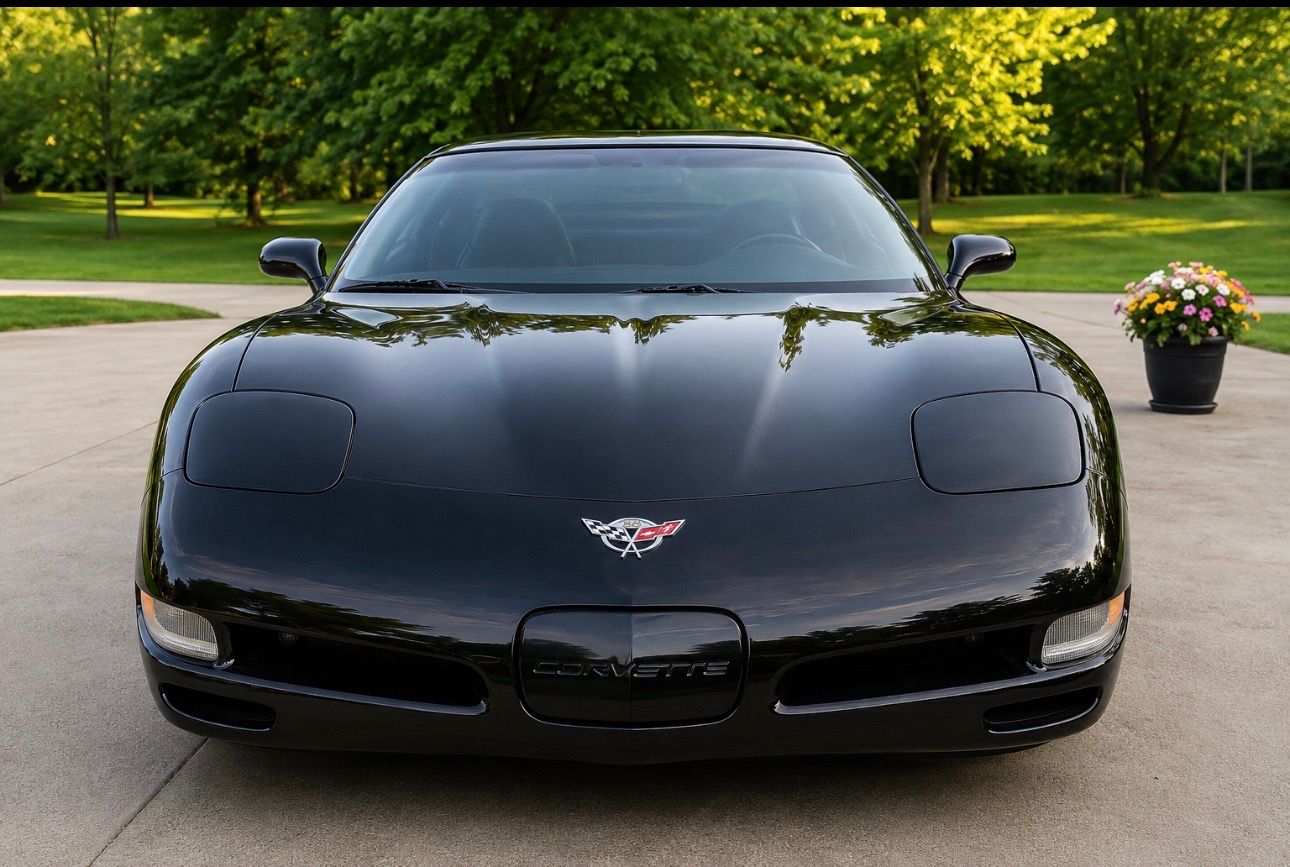 Used 2003 Chevrolet Corvette Coupe RWD image 4