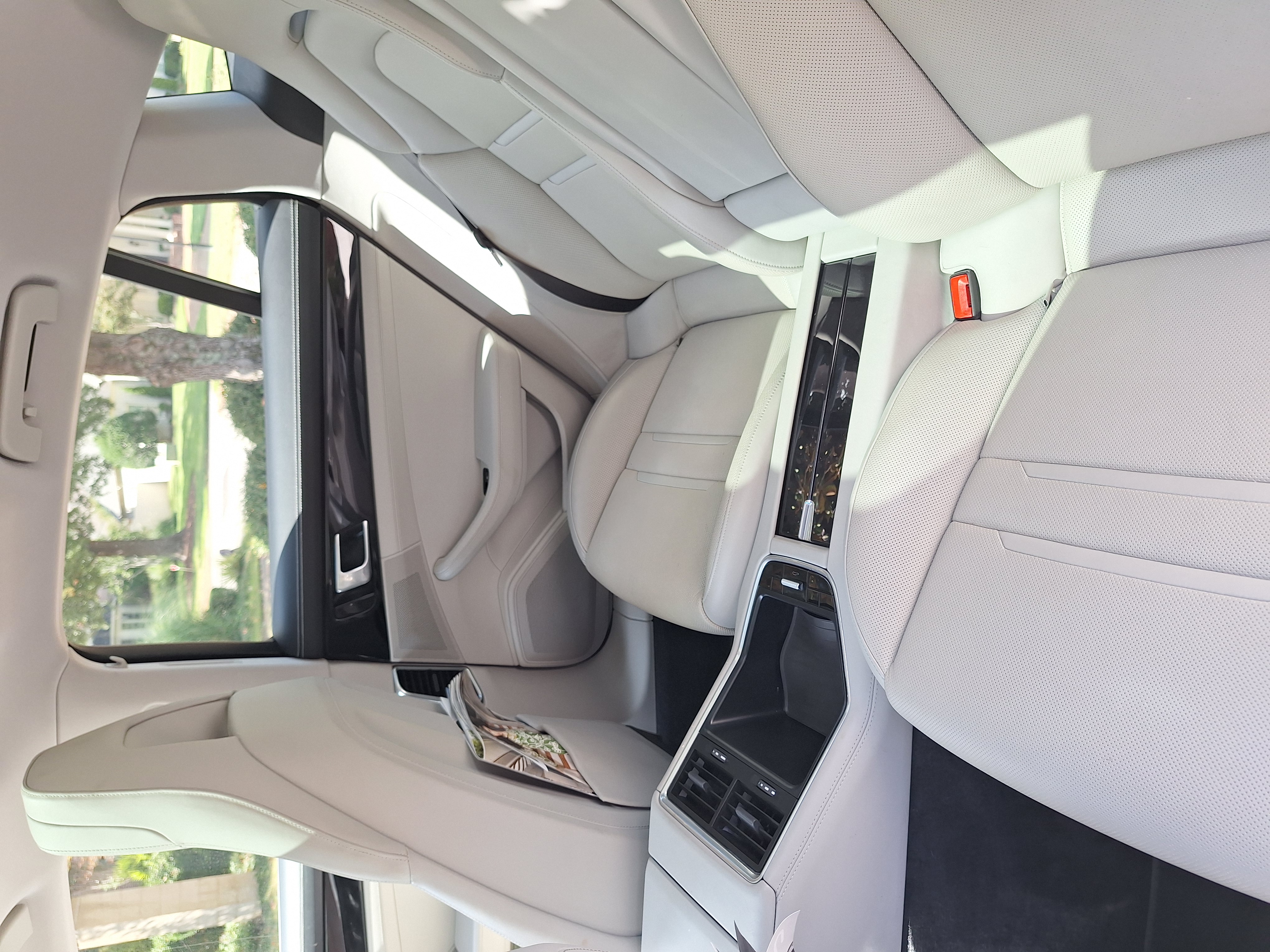 Used 2020 Porsche Panamera RWD image 15