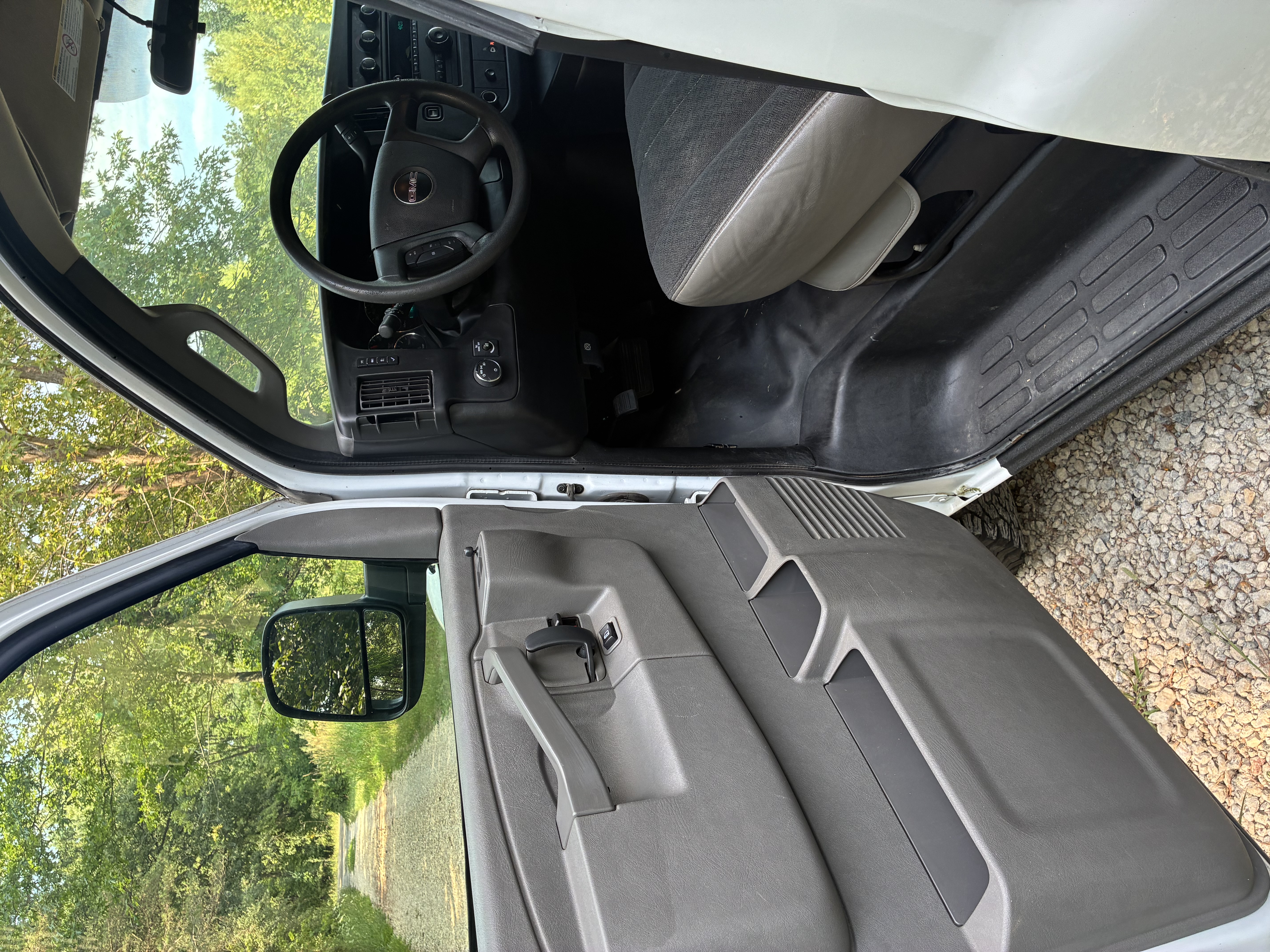 Used 2020 GMC Savana 2500 w/ Driver Convenience Package RWD image 5