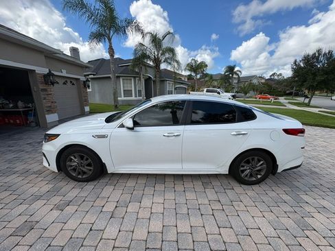 Used 2020 Kia Optima LX FWD image 2