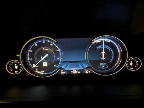 Used 2014 BMW 750i image 24