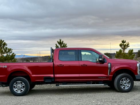 Used 2026 Ford F250 Lariat w/ FX4 Off-Road Package image 2