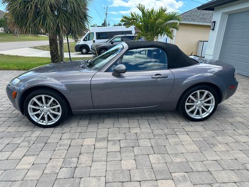 Used 2007 MAZDA MX-5 Miata Grand Touring w/ Premium Pkg image 4