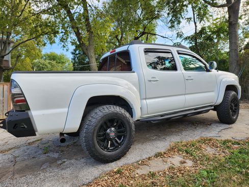 Used 2010 Toyota Tacoma 4x4 Double Cab image 11