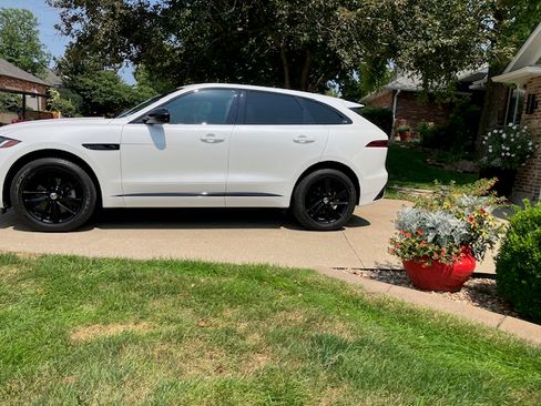 Used 2025 Jaguar F-PACE R-Dynamic S AWD/4WD image 4