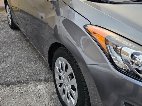 Used 2017 Hyundai Elantra GT image 10