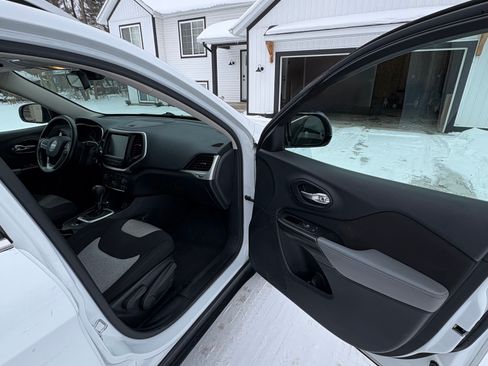 Used 2014 Jeep Cherokee Latitude image 16