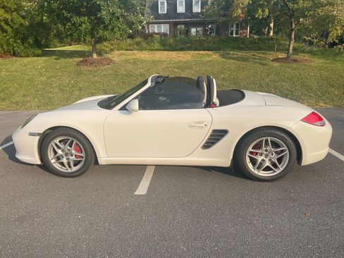 Used 2011 Porsche Boxster RWD image 9