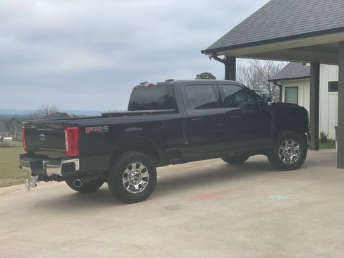 Used 2024 Ford F250 XLT w/ FX4 Off-Road Package image 2