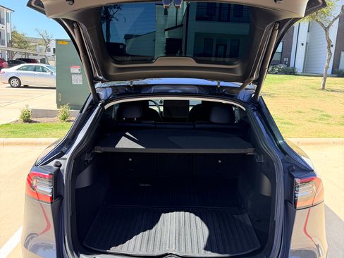 Used 2022 Tesla Model Y Performance image 13