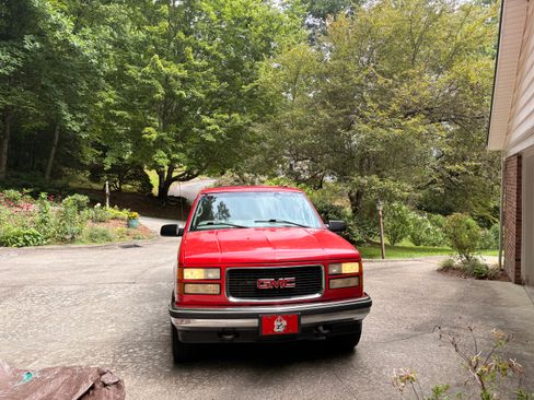 Used 1999 GMC Suburban 4WD w/ Marketing Opt Pkg 3 image 1