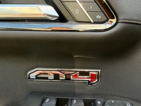 Used 2023 GMC Sierra 1500 AT4 w/ AT4 Premium Package AWD/4WD image 12