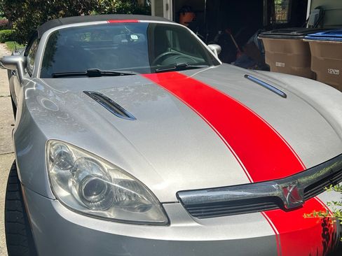 Used 2007 Saturn Sky RWD image 2