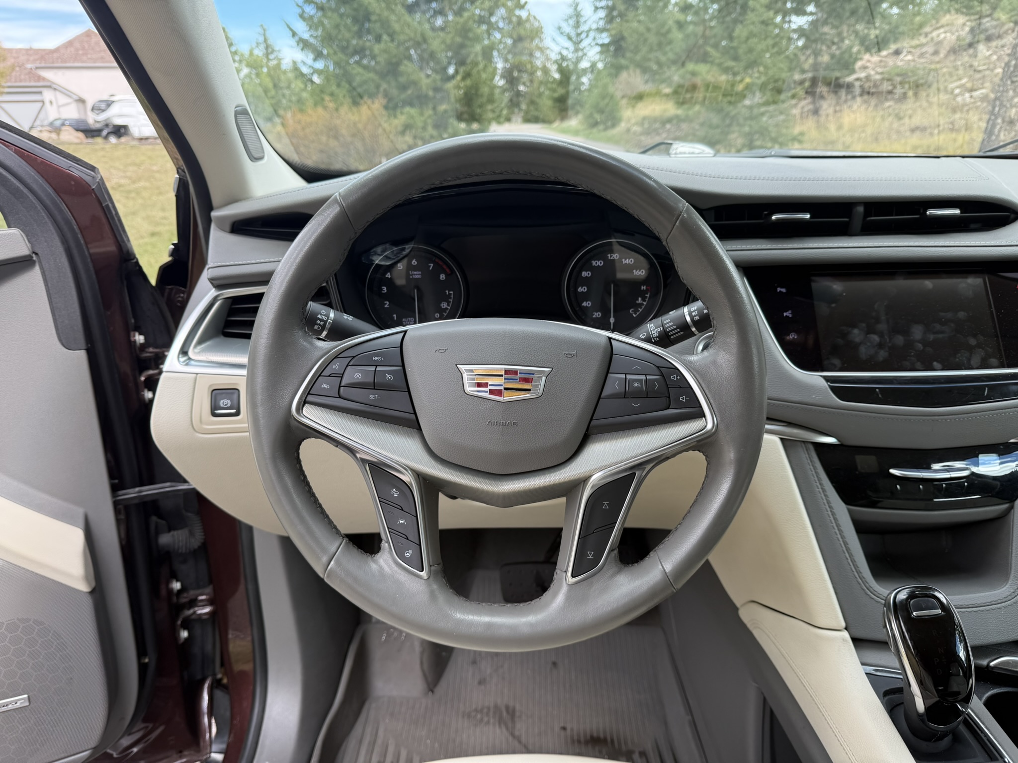 Used 2023 Cadillac XT5 Premium Luxury w/ Technology Package AWD/4WD image 15