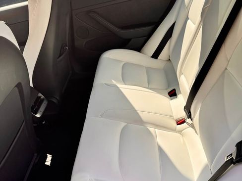 Used 2023 Tesla Model 3 Standard Range image 12