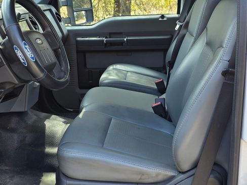 Used 2011 Ford F250 XL w/ PWR Equipment Group image 8