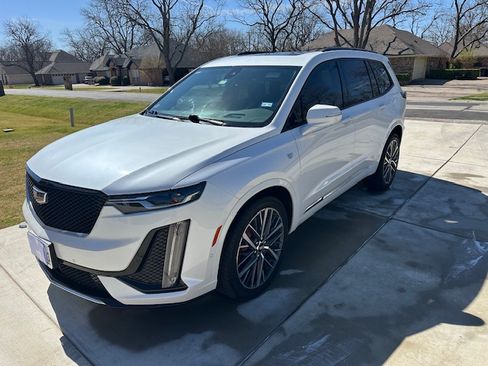 Used 2023 Cadillac XT6 Sport w/ Technology Package image 4