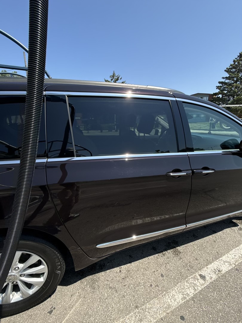Used 2017 Chrysler Pacifica Touring-L FWD image 13