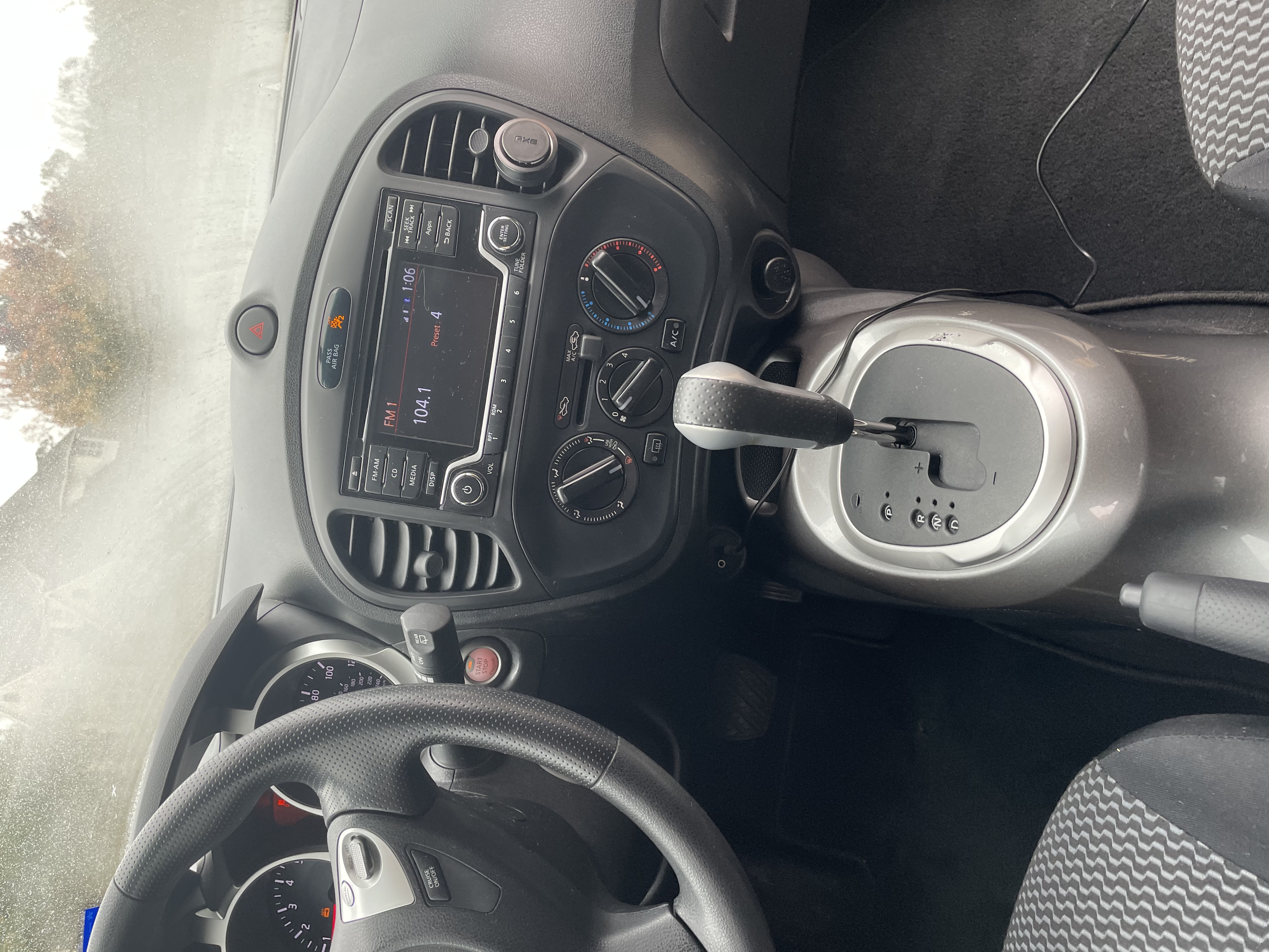 Used 2016 Nissan Juke S FWD image 27