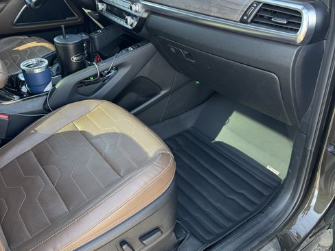 Used 2021 Kia Telluride SX w/ SX Prestige Package image 8