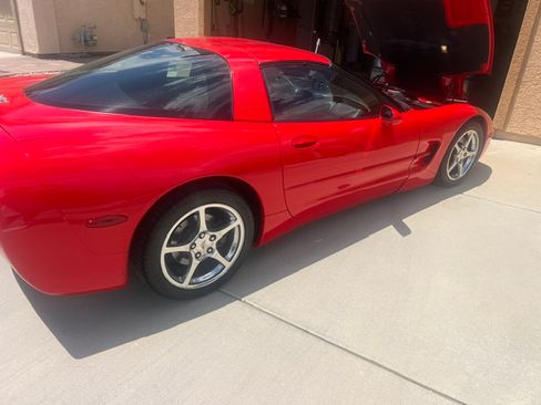 Used 2003 Chevrolet Corvette Coupe w/ Preferred Equipment Group RWD image 4