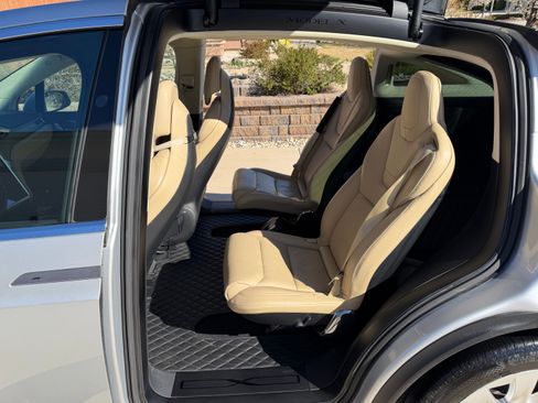 Used 2017 Tesla Model X 100D image 12