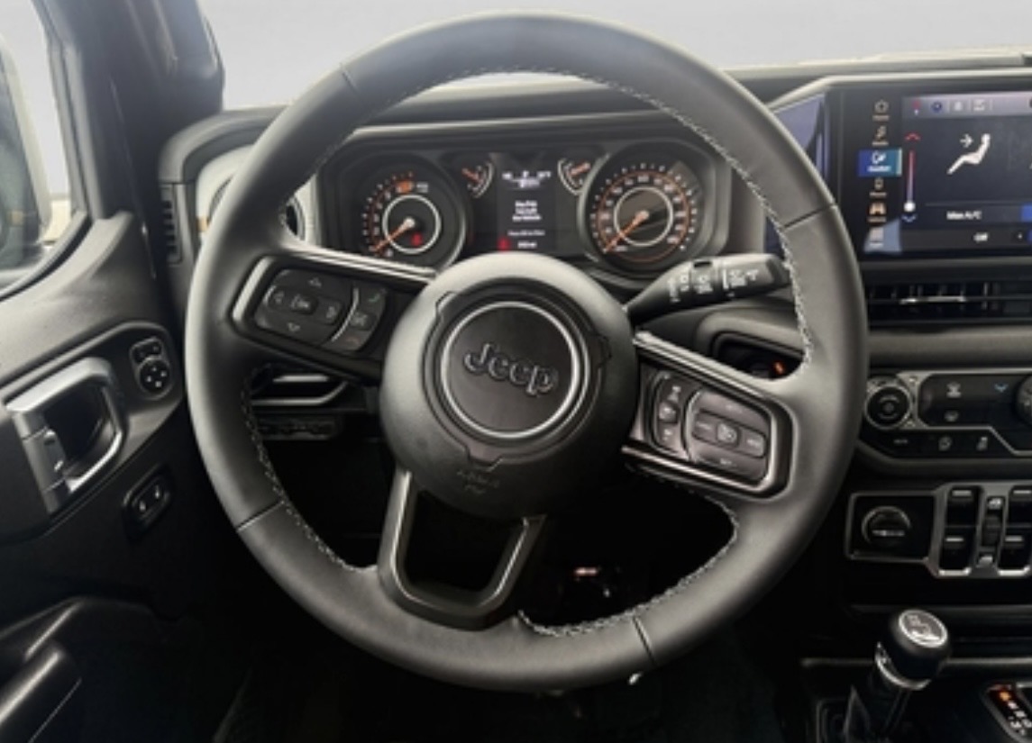 Used 2025 Jeep Wrangler Unlimited Sport AWD/4WD image 11