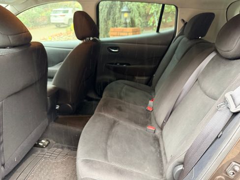 Used 2017 Nissan Leaf SV image 5