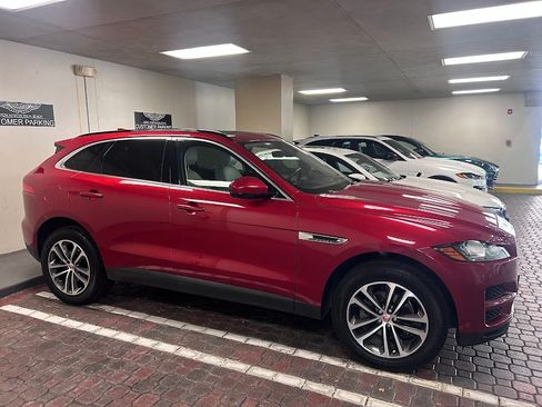 Used 2019 Jaguar F-PACE Premium image 5