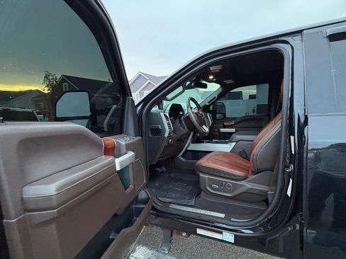Used 2019 Ford F450 King Ranch w/ King Ranch Ultimate Package AWD/4WD image 8