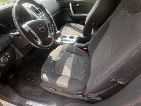 Used 2010 GMC Acadia SLE FWD image 13